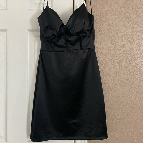 Dresses- Never worn. - Picture 2 of 4